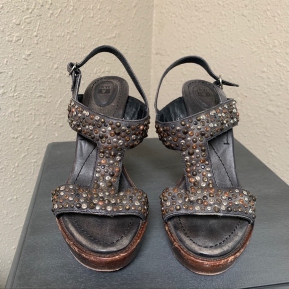 Frye embellished sandal block heels - Picture 3 of 6